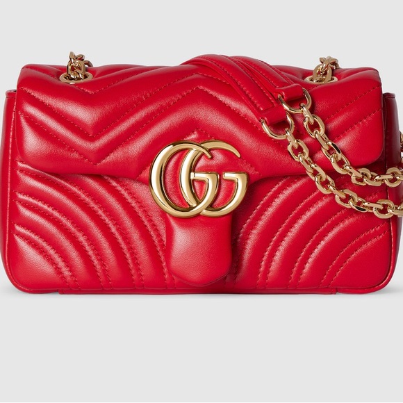 Gucci GG Marmont shoulder bag in deep red matelassé chevron nappa leather. - Picture 9 of 17